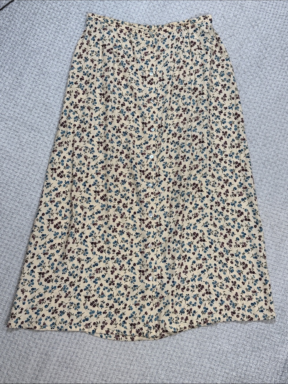 Women's Vintage 90’s Button Up Floral Full Skirt Size 14 Cream Blue Purple